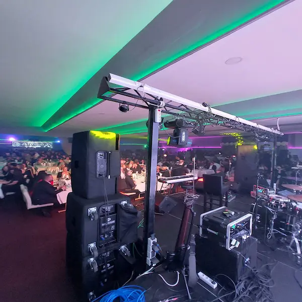 Profesionalno ozvučenje i bina za slavlje