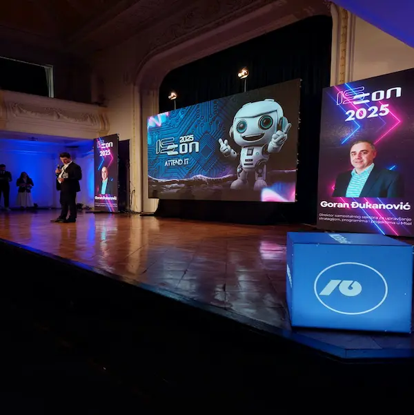 Profesionalni LED displej - display na konferenciji